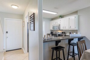 Mikroaaltouuni, uuni, liesi, astianpesukone