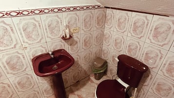 Toallas, jabón, papel de baño