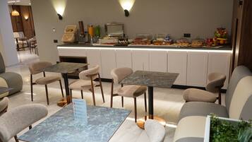 Tägliches inbegriffenes Frühstücksbuffet