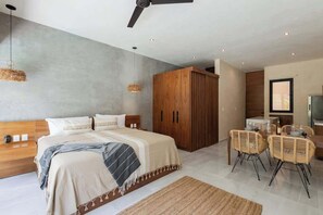 1 habitación, tabla de planchar con plancha, wifi y ropa de cama 