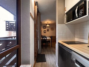 Kühlschrank, Mikrowelle, Geschirrspüler