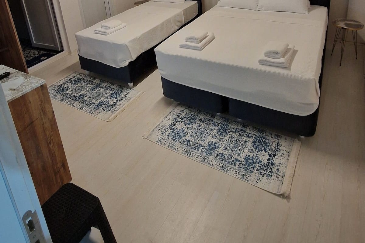 Standard Twin Room | 1 bedroom, premium bedding, Select Comfort beds, desk