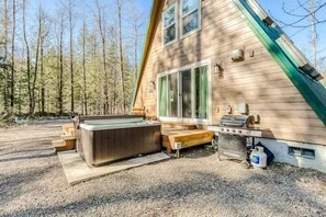 Terrace/patio - A-Frame of Mind - Secluded Escape  Hot tub (Rhododendron)