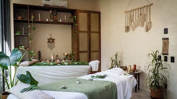 Couples treatment rooms, body treatments, hot stone massages