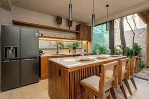 客房内保险箱、熨斗/熨衣板、免费 WiFi、床单