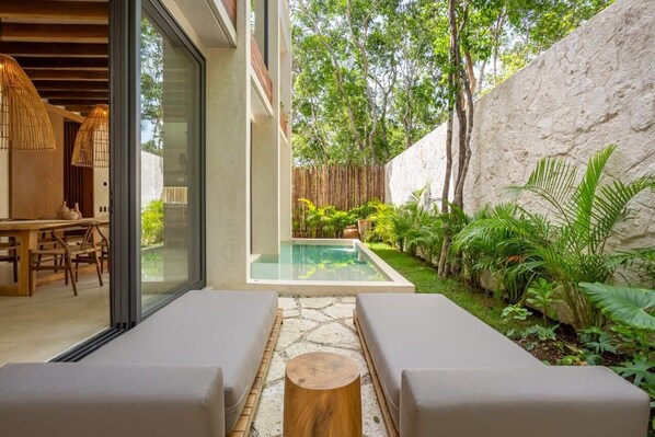 奢华别墅, 泳池景观 | 客房内保险箱、熨斗/熨衣板、免费 WiFi、床单