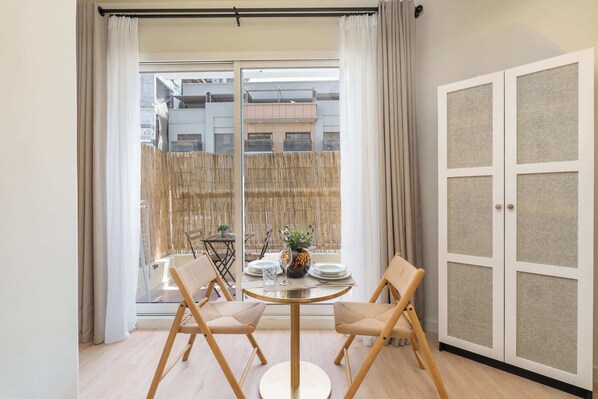 Dining - StayShort - Cozy 1BR in JVT that Sleeps 4 with Balcony! (JVT)