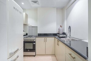 Fridge, microwave, oven, stovetop - StayShort - Cozy 1BR in JVT that Sleeps 4 with Balcony! (JVT)