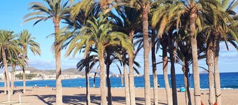 Flat in Villajoyosa With Sea Views & Pool
