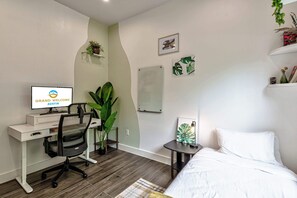 3 bedrooms, desk, iron/ironing board, WiFi