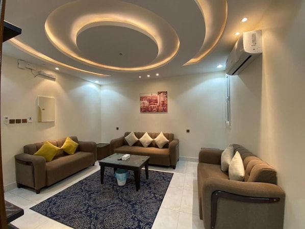 TV - Alwan Serviced Apartments (Khamis Mushait)