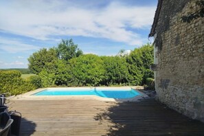 Pool - Spacious house, private pool, gardens, peace (Loché-sur-Indrois)