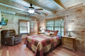 2 室のベッドルーム、デスク、アイロン / アイロン台、WiFi (無料)