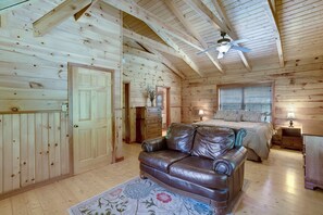 2 Schlafzimmer, Schreibtisch, Bügeleisen/Bügelbrett, kostenloses WLAN