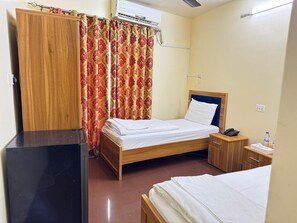 Standard Twin Room | In-room safe, desk, laptop workspace, blackout drapes - Al Khaima Hotel (Dubai)