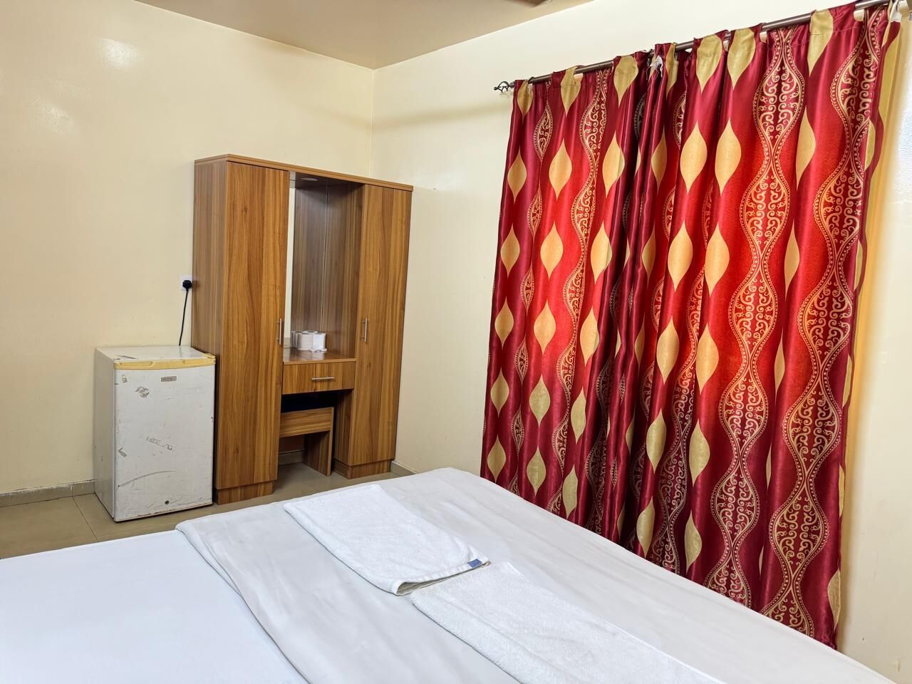 Chambre Double, vue ville | Coffres-forts dans les chambres, bureau