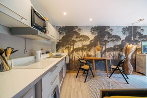 Fridge, microwave, oven, stovetop - "Nid Bohème en Provence" Quiet & Zen Terrace (Lorgues)