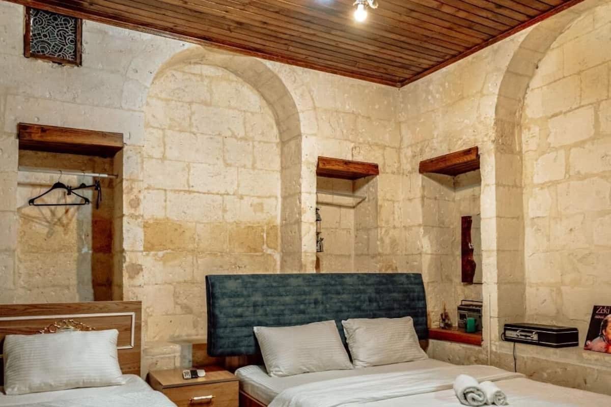 Comfort Double or Twin Room | Individually decorated, individually furnished, laptop workspace