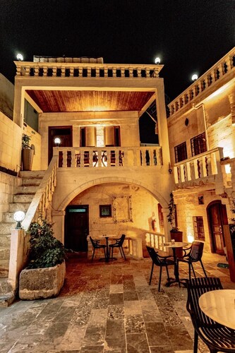 Sermest House