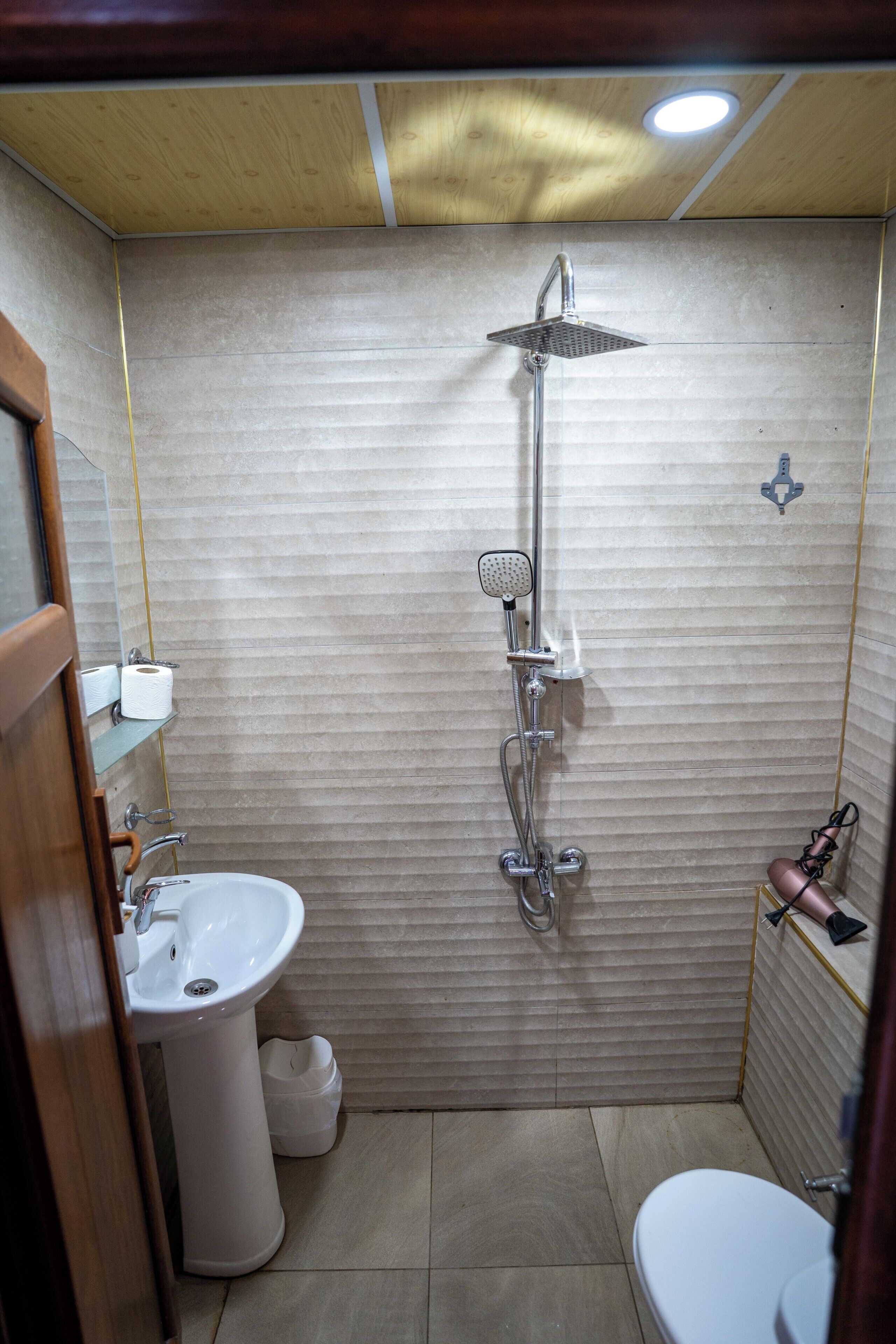 Comfort Double Room | Bathroom