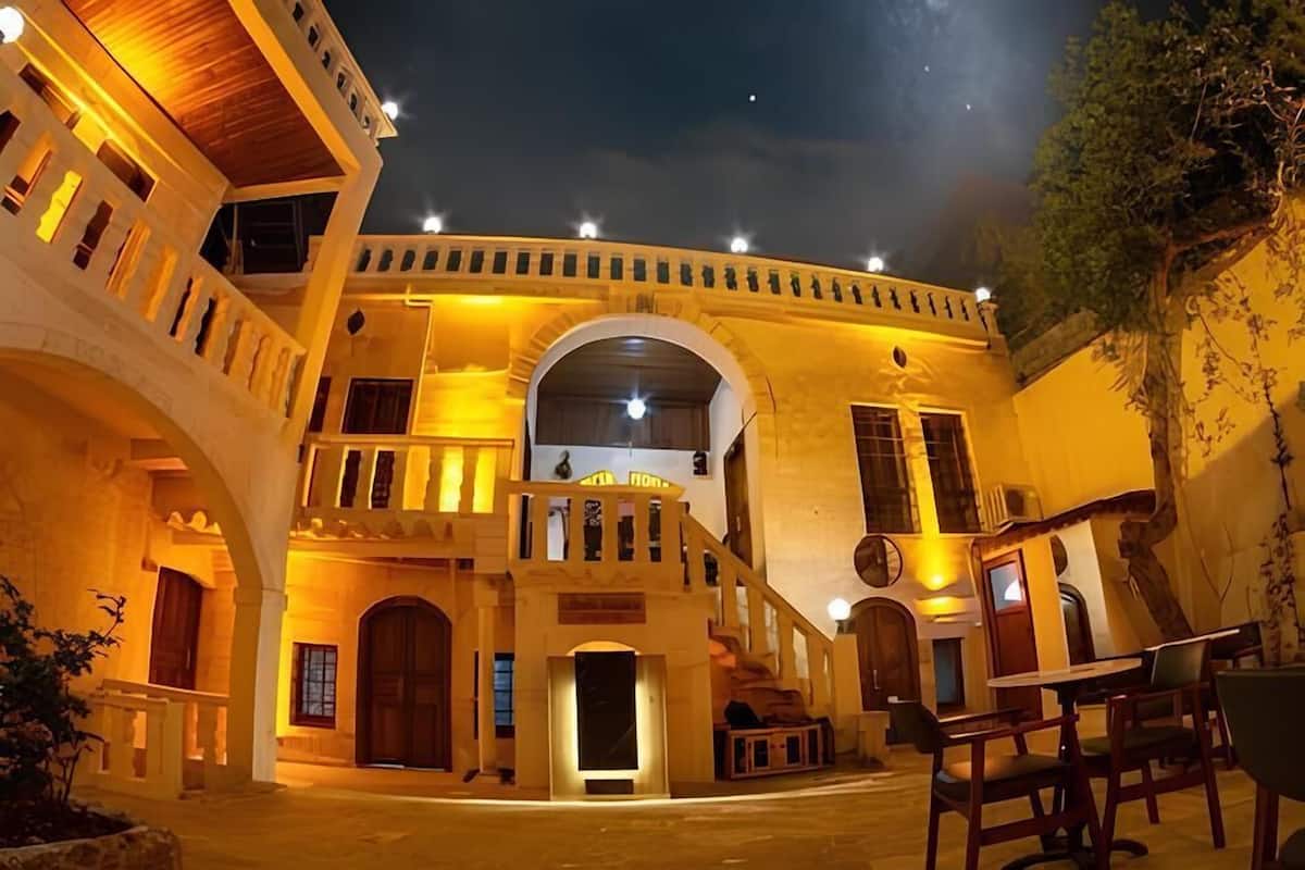 Phòng đôi hoặc 2 giường đơn tiện nghi đơn giản | Trang trí khác biệt, trang bị nội thất với thiết kế riêng biệt