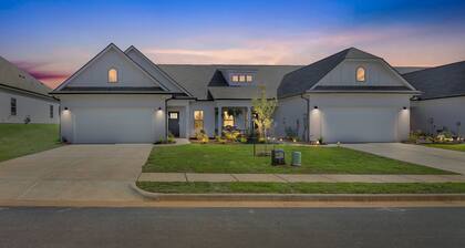 NEW! Modern Nest - Huntsville Hideaway