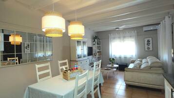 Familie appartement, 3 slaapkamers, uitzicht op tuin | Woonruimte