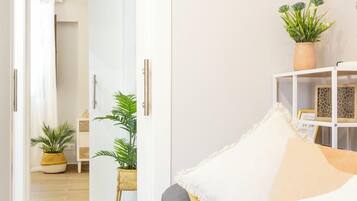 Een strijkplank/strijkijzer, gratis wifi