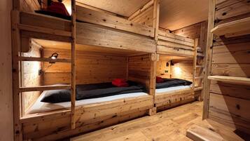 4 bedrooms, free WiFi