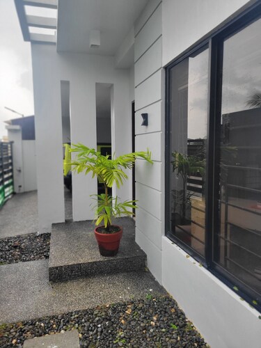 2 fl house-2 br,x-room, new car included - Westwood Sub-Division-Exclusive Area