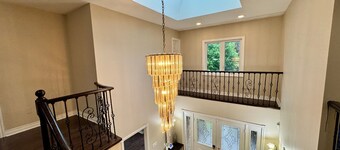 Massive Luxury Retreat w/Gym, Sauna & Games & More