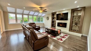 Télévision, cheminée