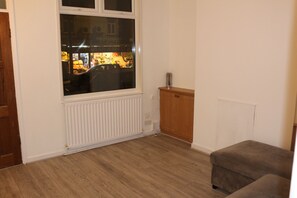 House, 2 Bedrooms, Garden View | Living room