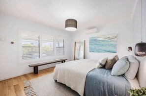 5 bedrooms, iron/ironing board, WiFi