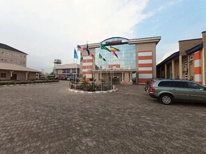 Fachada de la propiedad