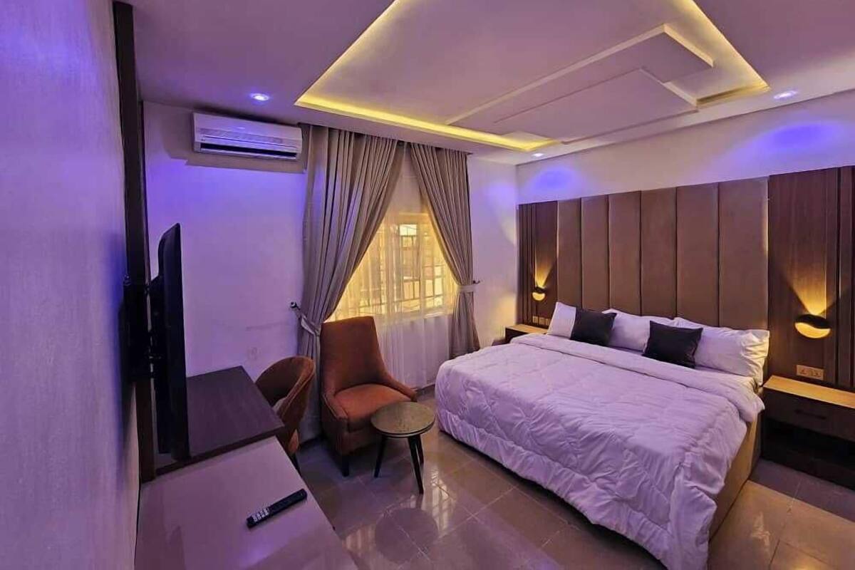 ห้องดีลักซ์, ระเบียง, วิวเมือง | โต๊ะทำงาน, พื้นที่ทำงานแบบใช้แล็ปท็อป, ผ้าม่านกันแสง, ห้องเก็บเสียง