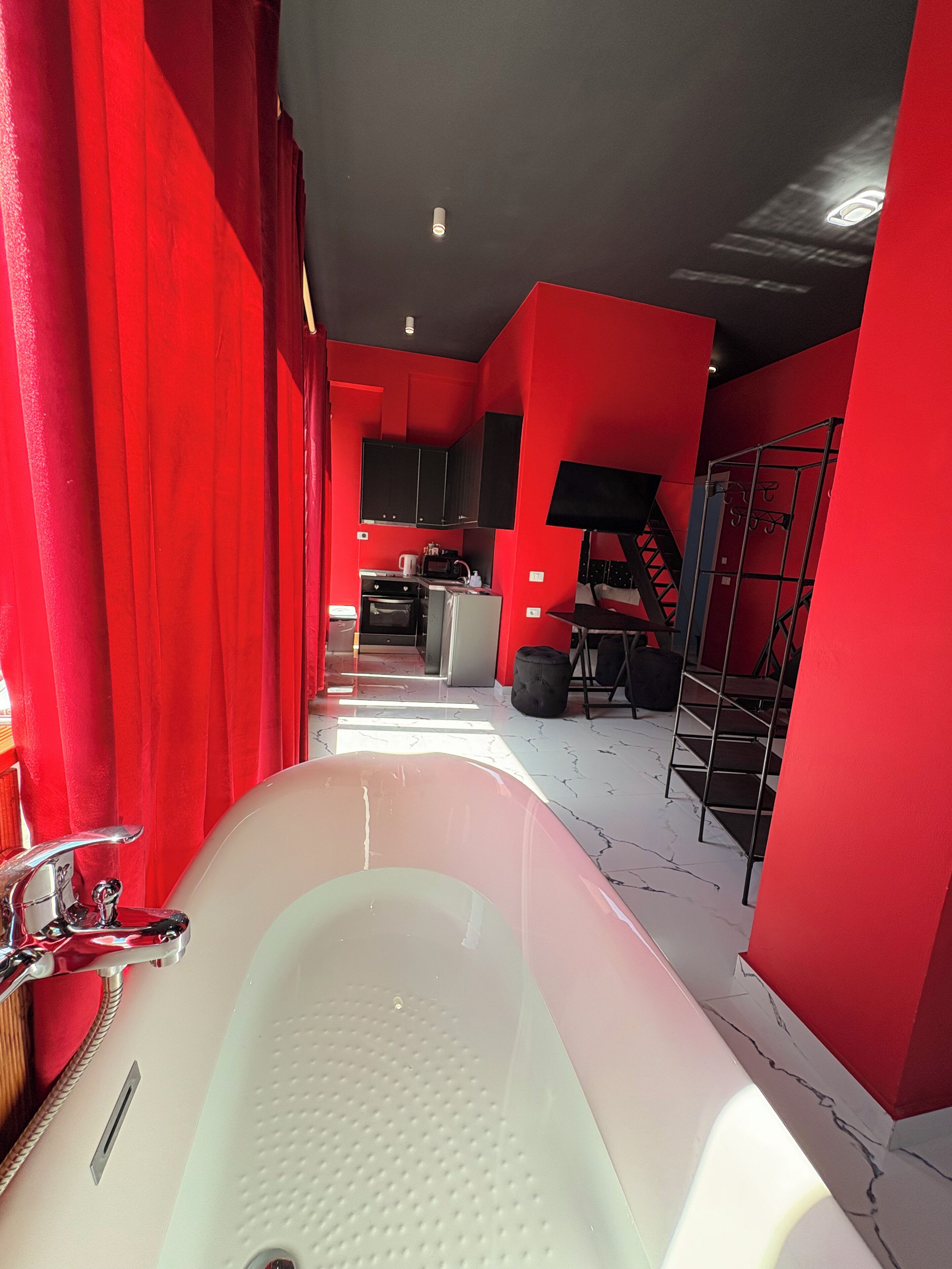 Duplex | Free WiFi