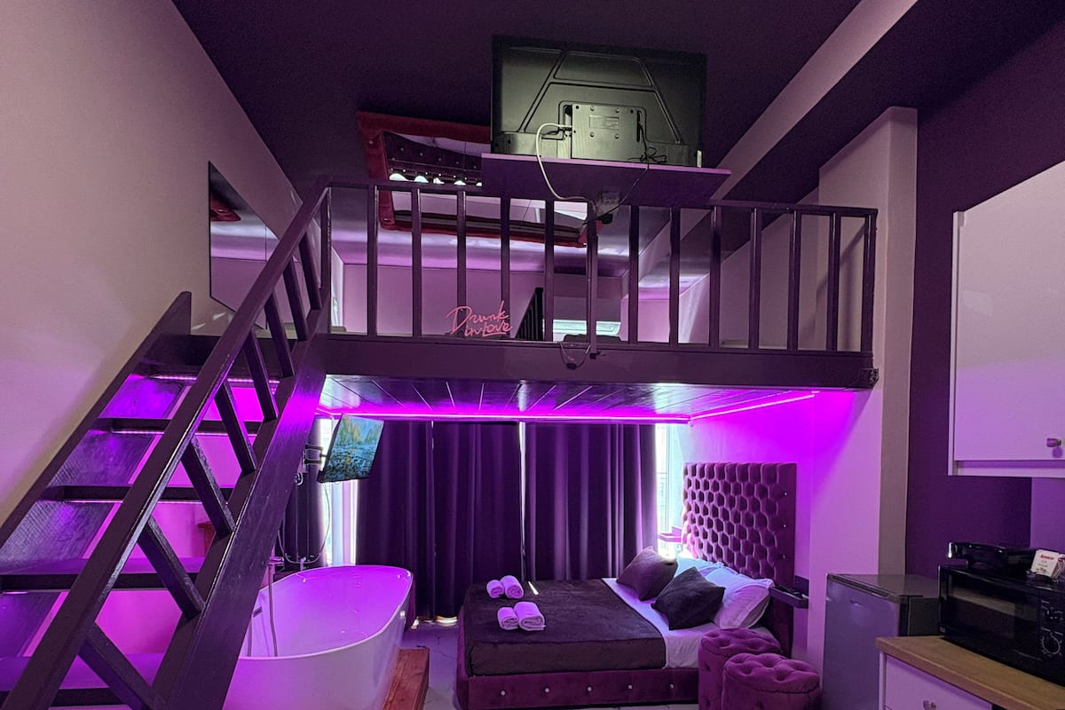 複式房屋 | 高級寢具、記憶棉床墊、熨斗/熨衫板、免費 Wi-Fi