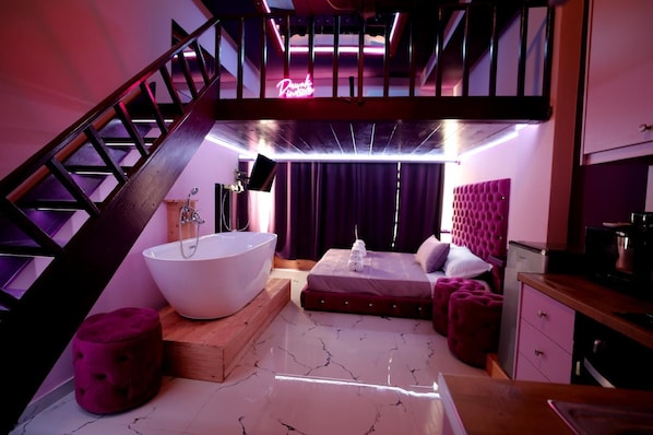 Duplex | Free WiFi