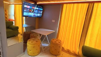 Duplex | Premium bedding, memory foam beds, iron/ironing board, free WiFi