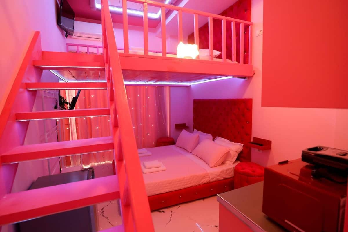 Duplex | Free WiFi