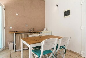 Dining - Villa IVKA Studio B - memorable sunsets and sunrises from your bed (Brela)