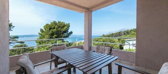 Villa IVKA Apartment A - a spacious apartment with 2 bedrooms and 2 bathrooms