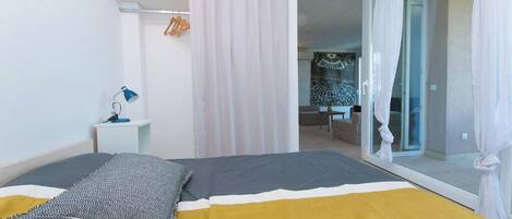 1 habitación, wifi y ropa de cama