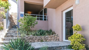 Exterior detail - Villa IVKA Apartment D - terrace with panoramic views, 1 BR + ensuite bathroom (Brela)