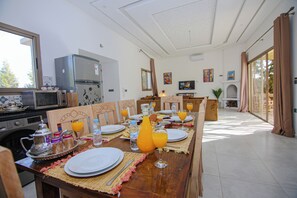 Villa, 3 habitaciones, accesible para personas con discapacidad, fumadores | Comedor