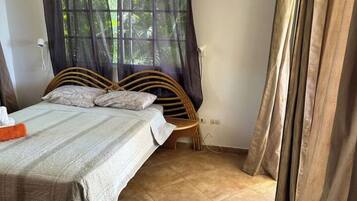 4 bedrooms, iron/ironing board, free WiFi, bed sheets