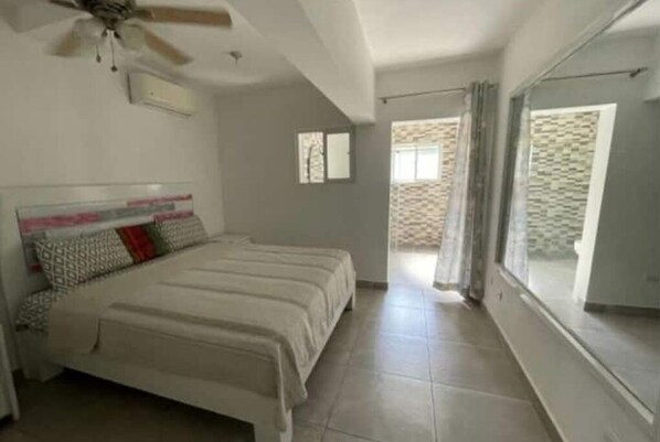 3 bedrooms, in-room safe, iron/ironing board, free WiFi