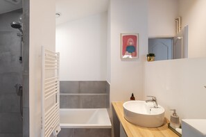 Hair dryer, towels