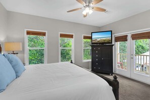 4 bedrooms, iron/ironing board, WiFi, bed sheets